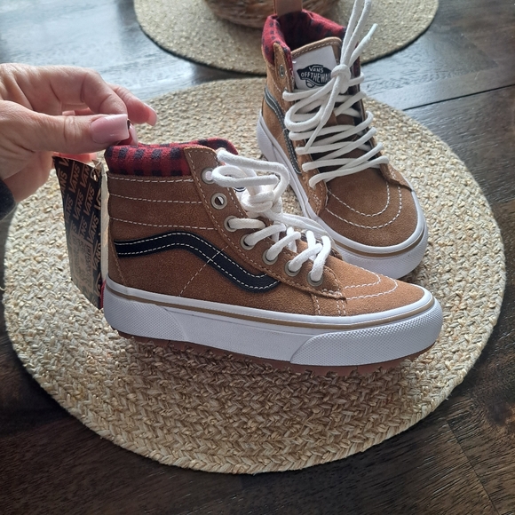 Boys Vans🤎 - Picture 2 of 10